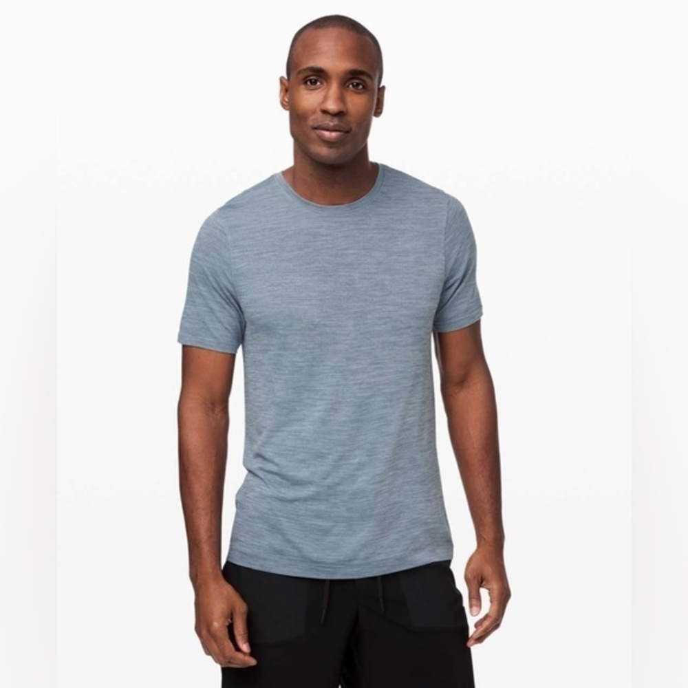 Lululemon Metal Vent Breathe Short Sleeve Blue Charcoal Chambray Size Medium